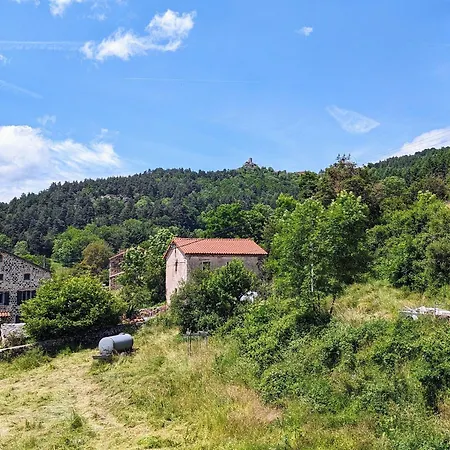 Authentique Et Confortable Avec Vaste Terrain Et Vue Imprenable A - Fr-1-582-478