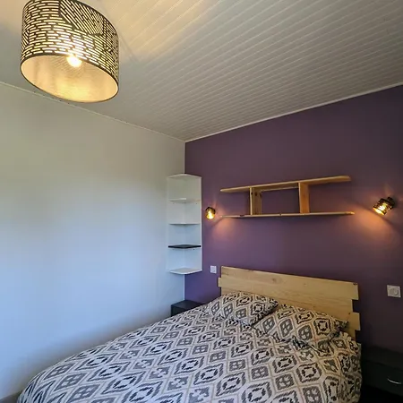 Authentique Et Confortable Avec Vaste Terrain Et Vue Imprenable A - Fr-1-582-478 * Saint-Privat-dʼAllier