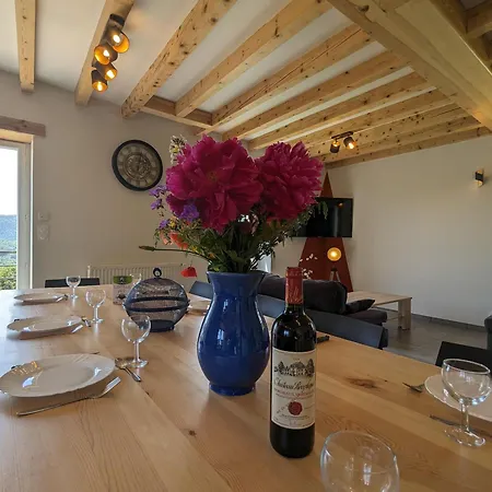 Authentique Et Confortable Avec Vaste Terrain Et Vue Imprenable A - Fr-1-582-478 Saint-Privat-d'Allier