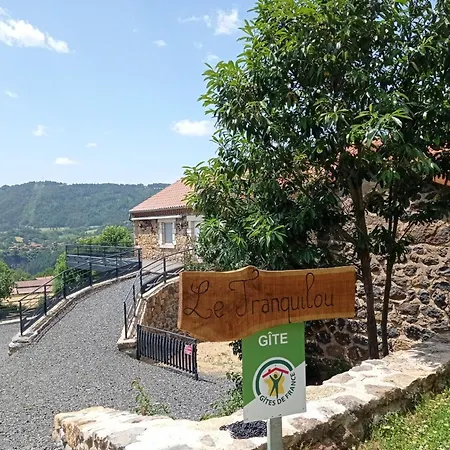 Authentique Et Confortable Avec Vaste Terrain Et Vue Imprenable A - Fr-1-582-478